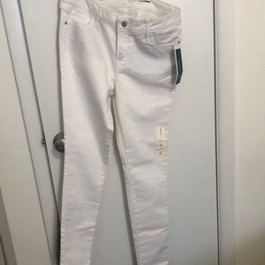 NWT Old Navy Rockstar White Straight Ankle Jeans